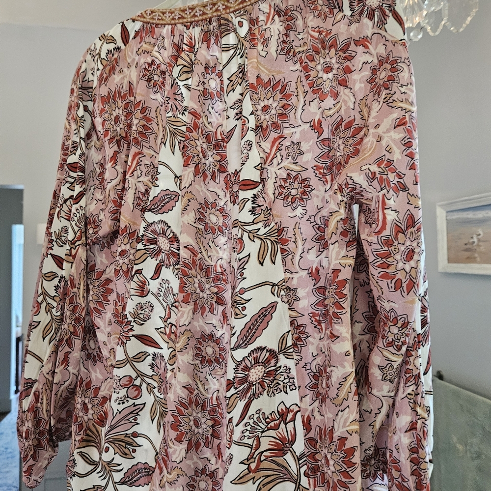 Tolani Collection tunic top New with Tags. Size small. Three quarter full sleeve - Picture 6 of 14